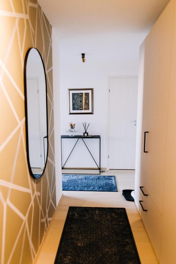 Design Apartman - Free Parking Сегед Экстерьер фото